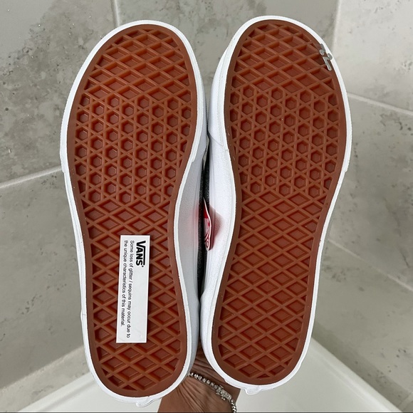 SOLD Vans Kids' Ward Low Top Sneaker Size 4 Youth - Picture 11 of 11